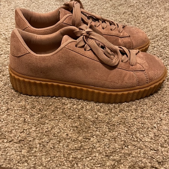 Misbehave Sneakers - Picture 2 of 6